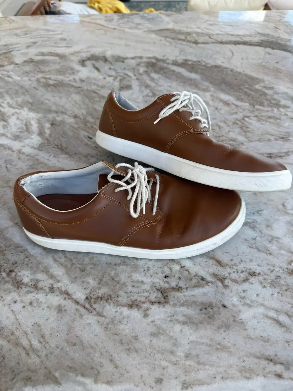 Crocs Men’s 11 Brown Lace Up Sneakers Leather Look White Sole 203563